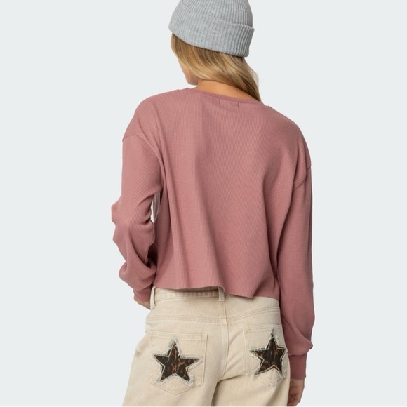 Edikted Pink Long Sleeve Crop Sweatshirt - Picture 3 of 6